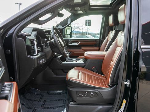 Used 2024 GMC Sierra 3500 Denali Ultimate image 10