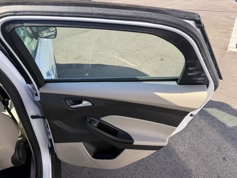 Used 2018 Ford Focus SE image 17