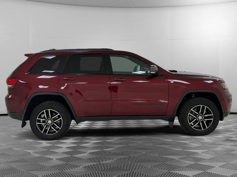Used 2018 Jeep Grand Cherokee Trailhawk w/ Trailhawk Luxury Group image 2