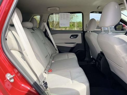 Used 2024 Nissan Rogue SV image 11