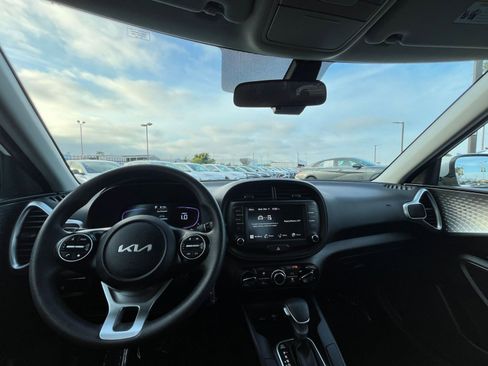 Used 2025 Kia Soul LX w/ LX Technology Package image 33