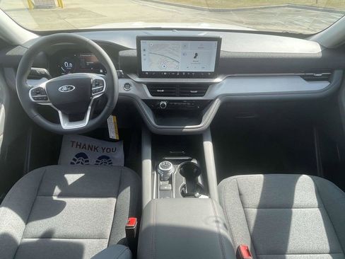 New 2025 Ford Explorer Active image 8