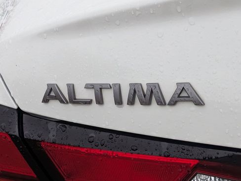 Certified 2025 Nissan Altima 2.5 SV image 8