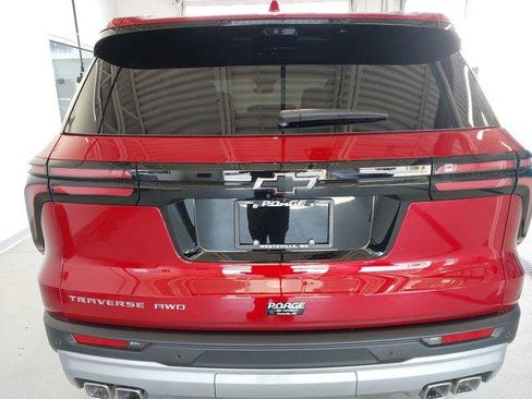 New 2026 Chevrolet Traverse LT w/ Driver Confidence Package AWD/4WD image 33
