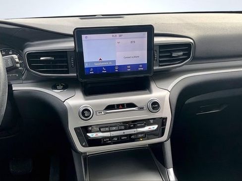 Used 2021 Ford Explorer XLT w/ Equipment Group 202A image 10