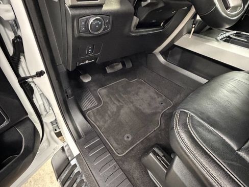 Used 2020 Ford F350 Lariat w/ Chrome Package image 13