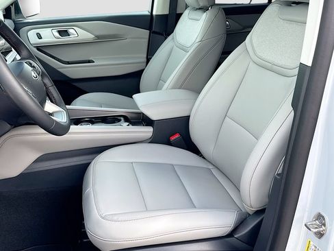 New 2026 Ford Explorer Active w/ Active Comfort Package RWD image 23