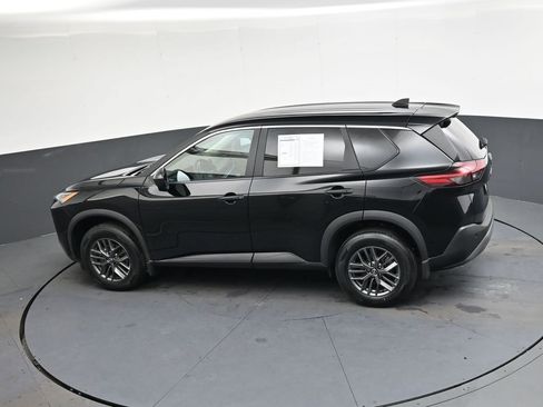 Used 2023 Nissan Rogue S image 29