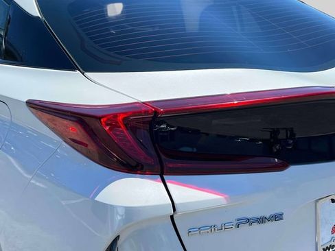 Used 2022 Toyota Prius Prime XLE FWD image 14