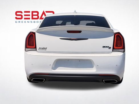 Used 2022 Chrysler 300 S w/ Comfort Group RWD image 7