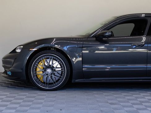 Used 2020 Porsche Taycan Turbo S image 9