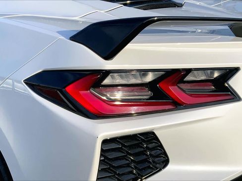 Used 2023 Chevrolet Corvette Stingray Premium Conv w/ Z51 Performance Package image 23