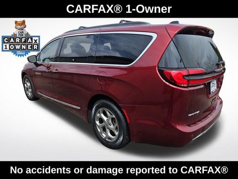 Used 2023 Chrysler Pacifica Limited FWD image 3
