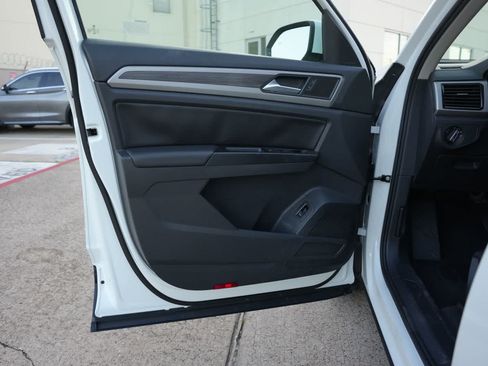 Used 2021 Volkswagen Atlas SEL FWD image 17