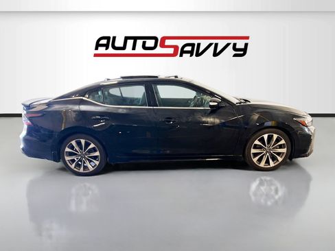 Used 2022 Nissan Maxima SR w/ Sport Mat Group FWD image 8