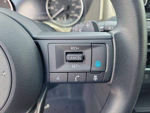 Certified 2024 Nissan Rogue SV FWD image 19