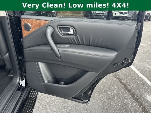 Used 2024 Nissan Armada SL w/ Captain's Chairs Package image 18