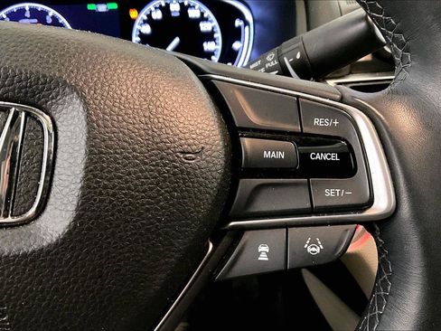 Used 2018 Honda Accord EX-L image 18