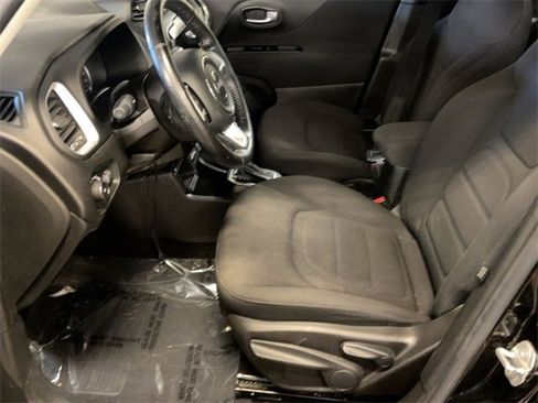 Used 2020 Jeep Renegade Latitude w/ Cold Weather Group image 2