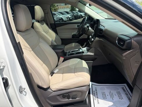 Used 2023 Ford Explorer Platinum w/ Technology Package AWD/4WD image 12