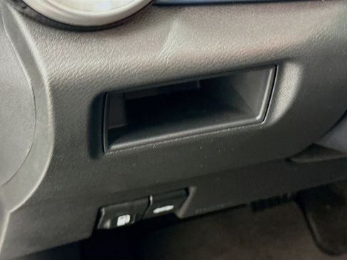 Used 2025 Nissan Versa SV FWD image 17