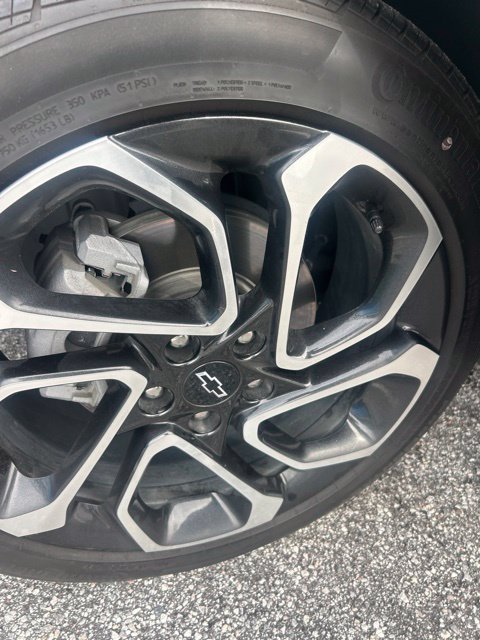 Used 2024 Chevrolet Trax RS w/ Sunroof Package FWD image 4