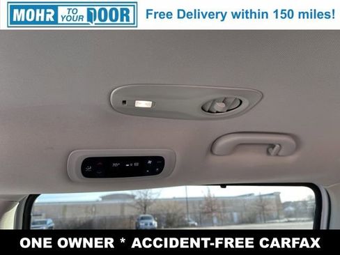 Used 2024 Chrysler Pacifica Touring-L image 30