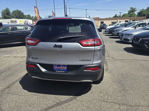 Used 2017 Jeep Cherokee Limited AWD/4WD image 10