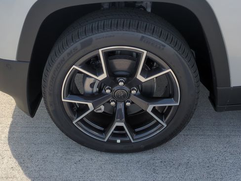 New 2026 Jeep Cherokee Overland image 11