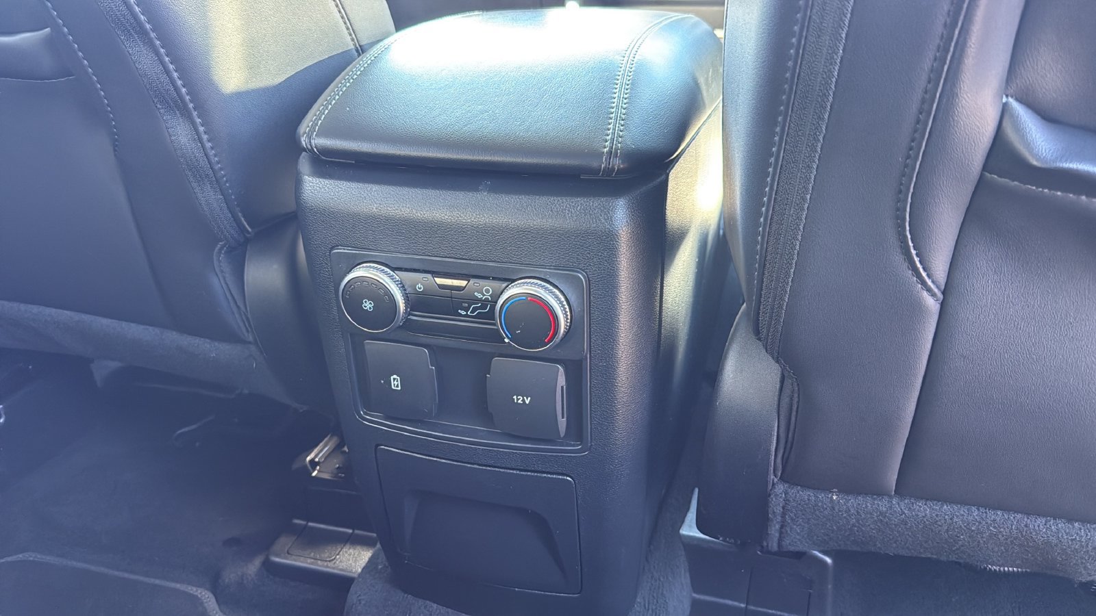 Used 2022 Ford Explorer XLT w/ Equipment Group 202A RWD image 22