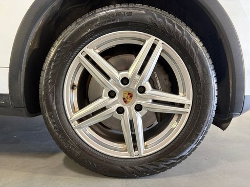 Used 2014 Porsche Cayenne Diesel AWD/4WD image 13