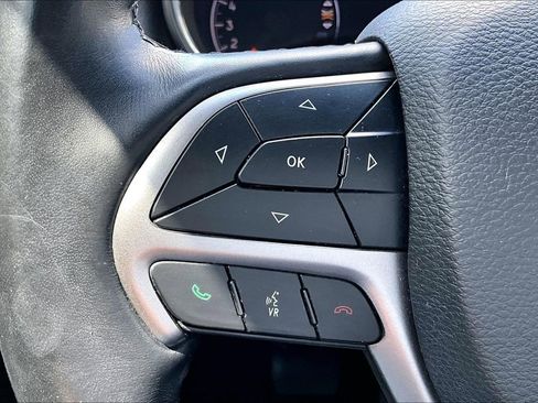 Used 2019 Jeep Grand Cherokee Limited AWD/4WD image 12