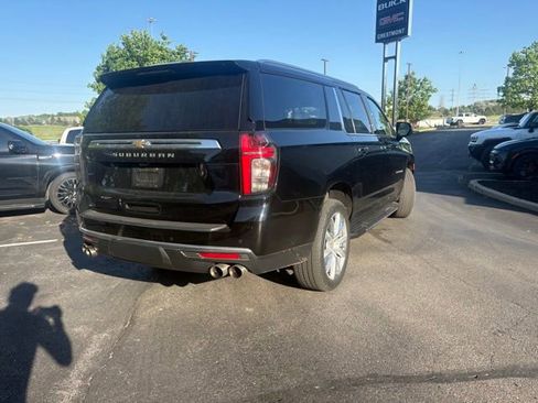 Used 2022 Chevrolet Suburban High Country AWD/4WD image 5