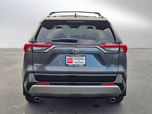 Used 2025 Toyota RAV4 SE image 4