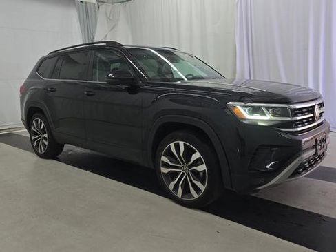 Used 2022 Volkswagen Atlas SE w/ Panoramic Sunroof Package image 9