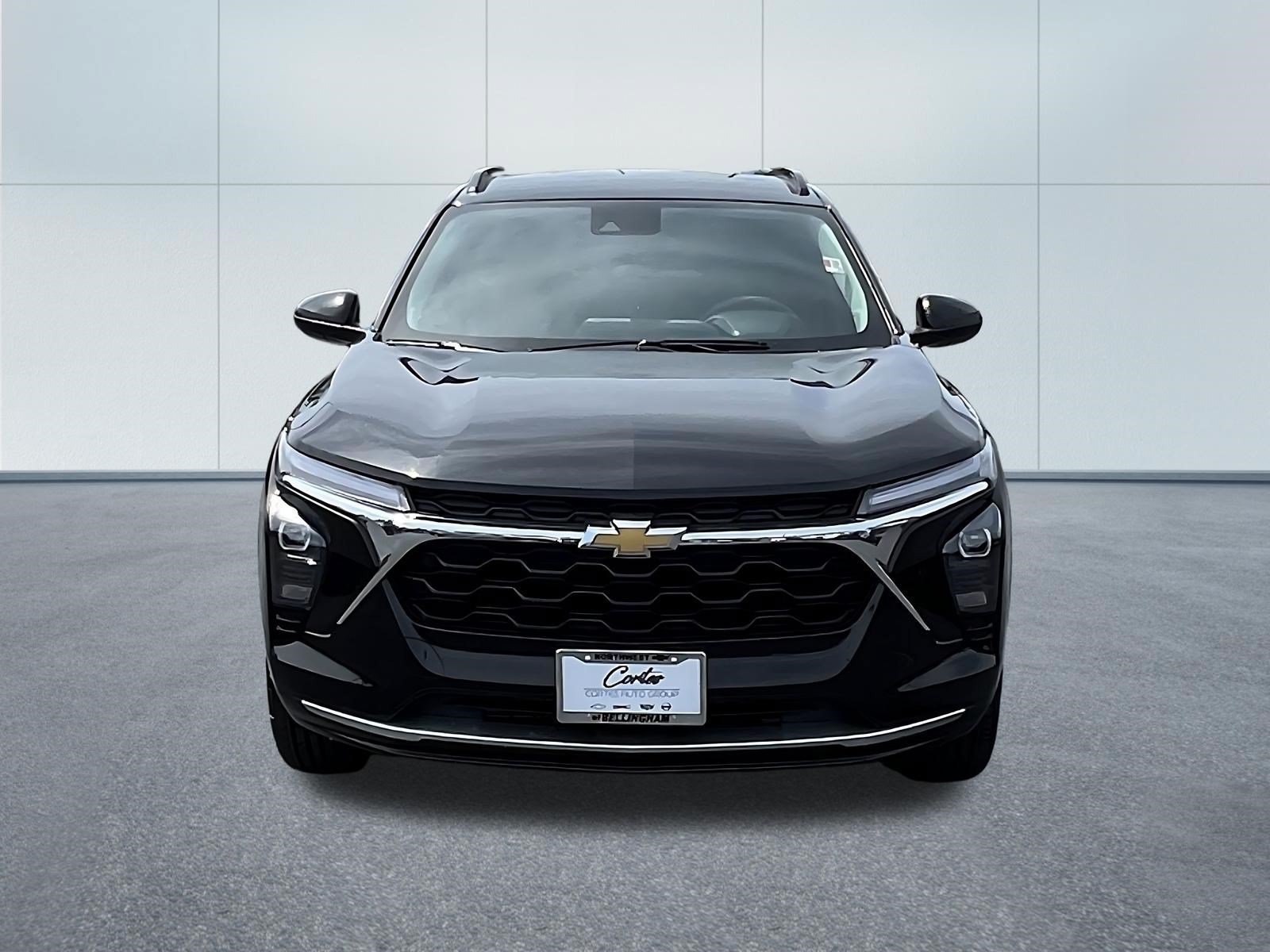Used 2025 Chevrolet Trax LT FWD image 2