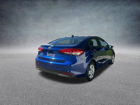 Used 2017 Kia Forte LX FWD image 4