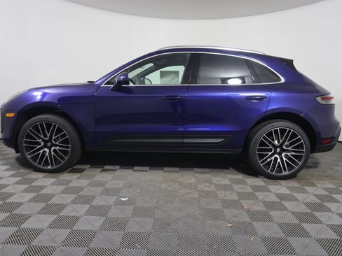 Certified 2025 Porsche Macan image 2