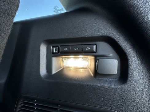 New 2026 Ford Explorer Platinum image 69