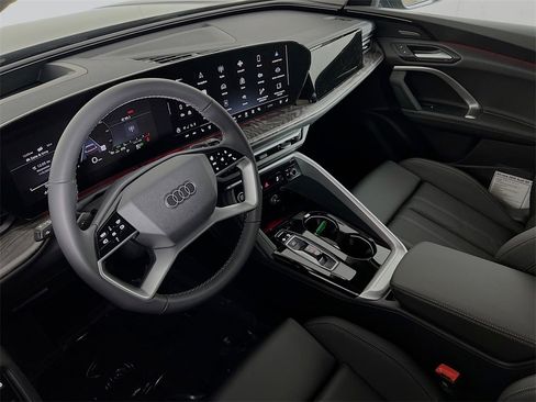 New 2025 Audi Q5 Premium Plus image 9