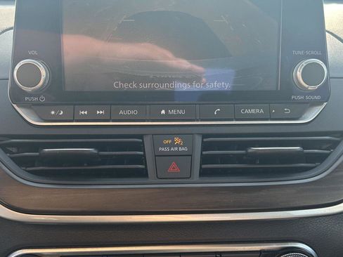 Used 2023 Nissan Altima 2.5 SV image 12