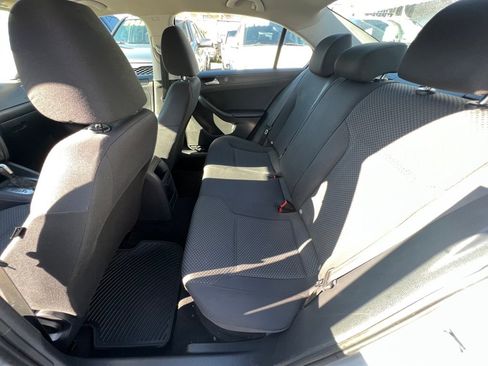 Used 2014 Volkswagen Jetta S image 8