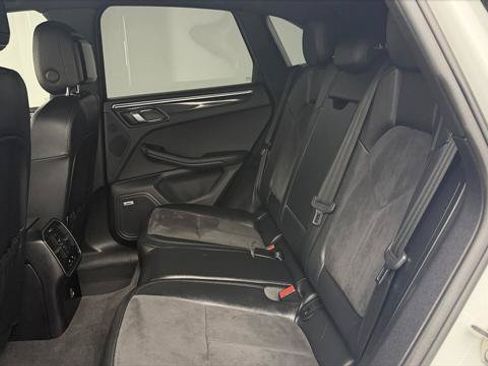 Used 2019 Porsche Macan AWD/4WD image 17