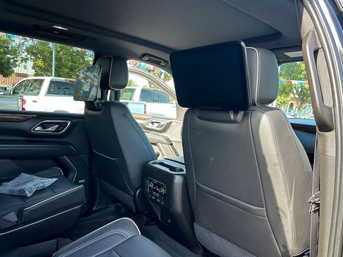 Used 2021 Chevrolet Tahoe Premier w/ Premium Package RWD image 35