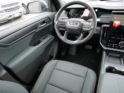 New 2026 GMC Acadia AT4 w/ Luxury Package image 9