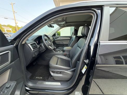Used 2023 Volkswagen Atlas SEL AWD/4WD image 14