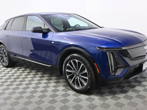 New 2025 Cadillac Lyriq Sport image 8