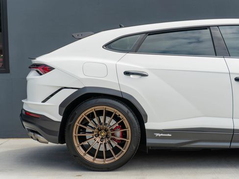 Used 2023 Lamborghini Urus Performante AWD/4WD image 34