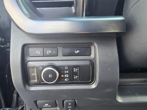 Used 2023 Ford F250 Lariat w/ Sport Appearance Package AWD/4WD image 17