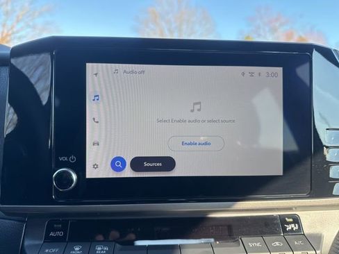 Used 2025 Toyota Camry SE image 29